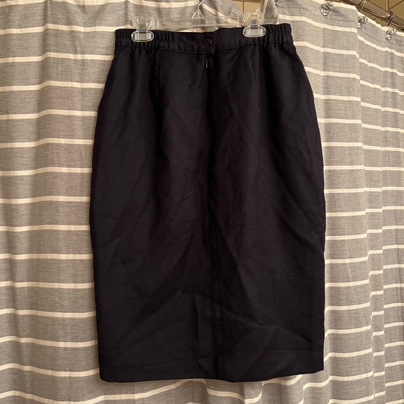 Collections Internationale Women’s Wool Skirt - Picture 2 of 7